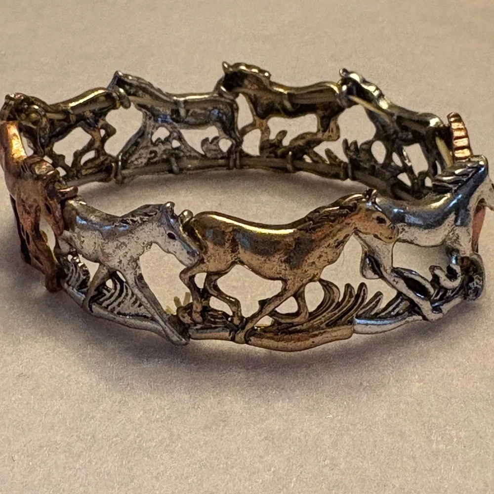 #59 - Horse Motif Three Tone Metal Stretch Bracelet - Picture 1 of 3